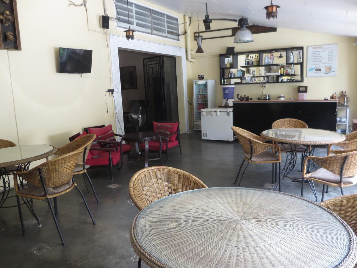 Goldie Guesthouse Phnom Penh Exterior foto