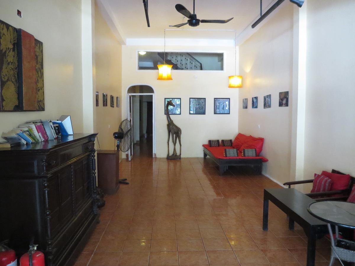 Goldie Guesthouse Phnom Penh Exterior foto