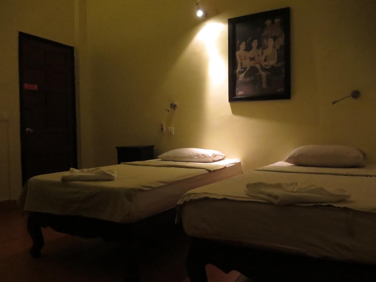 Goldie Guesthouse Phnom Penh Exterior foto